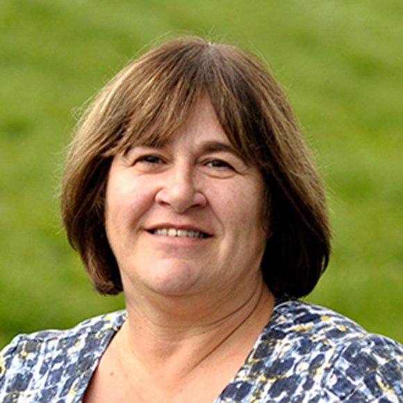 Dr Lynne Wigens